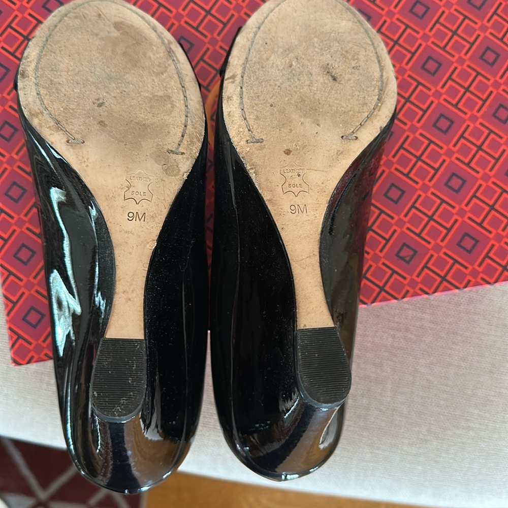 Tory Burch Black Peep-Toe Wedges with Gold Charm - Picture 5 of 8